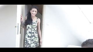 Чешская цыганка выебана большим членом европейского парня